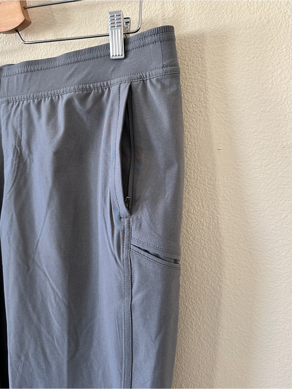 KÜHL Gray Freeflex Dash Straight Fit Higher Back Jogger Size L - Picture 6 of 13